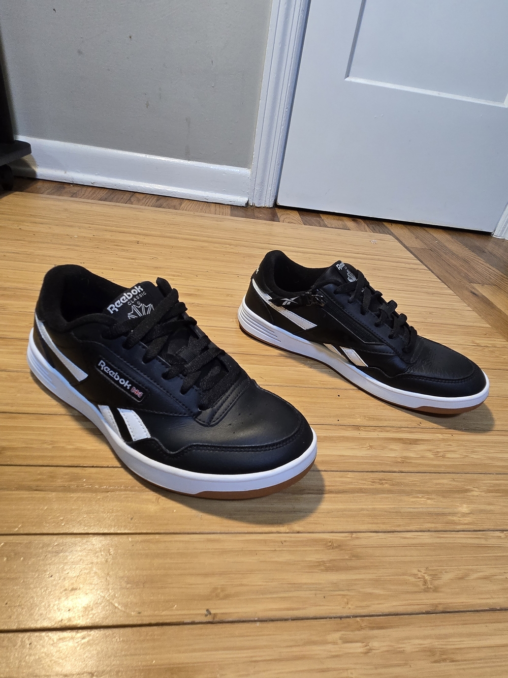Reebok Men’s Black Low-Top Sneakers